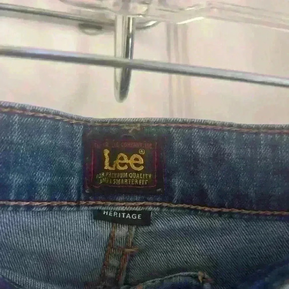 Women’s size 14m, stretchy flare leg, frayed hem, Lee heritage blue denim jeans - Picture 2 of 6